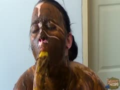 Scat masturbate in Betty's Chocolate Banana
